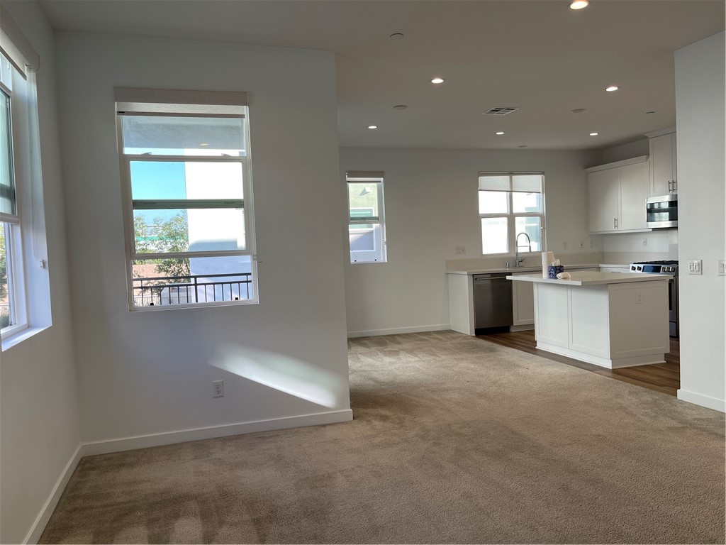 2320 Synergy Irvine, CA 92614 - Photo 6 of 17