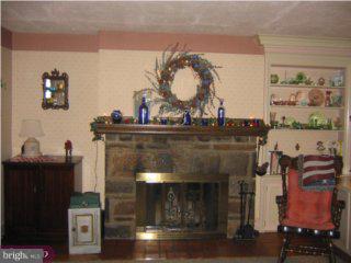 109 Crestview Road Upper Darby, PA 19082 - Photo 3 of 6