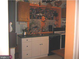 109 Crestview Road Upper Darby, PA 19082 - Photo 4 of 6