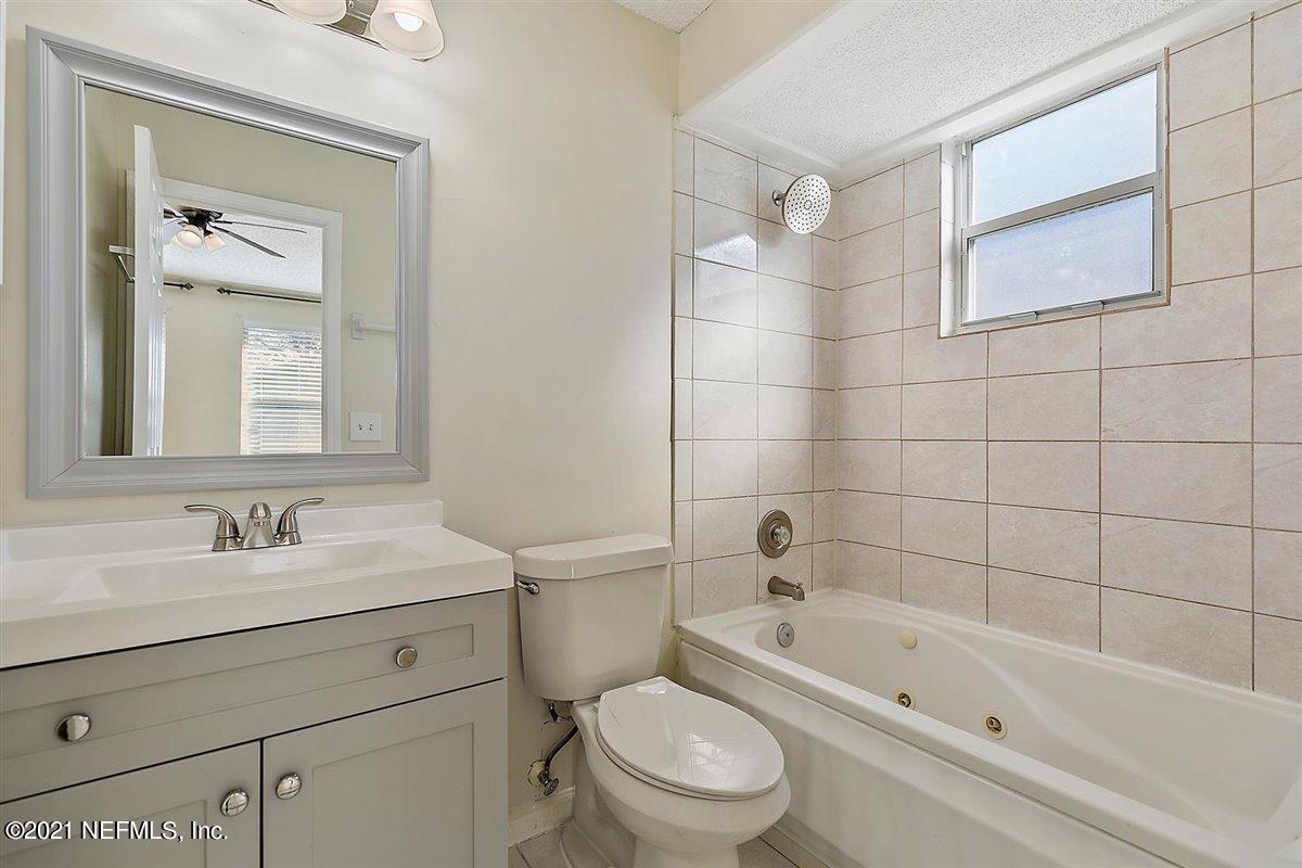 11780 Wattle Tree Road North Jacksonville, FL 32246 - Photo 7 of 13 07-Primary Bathroom