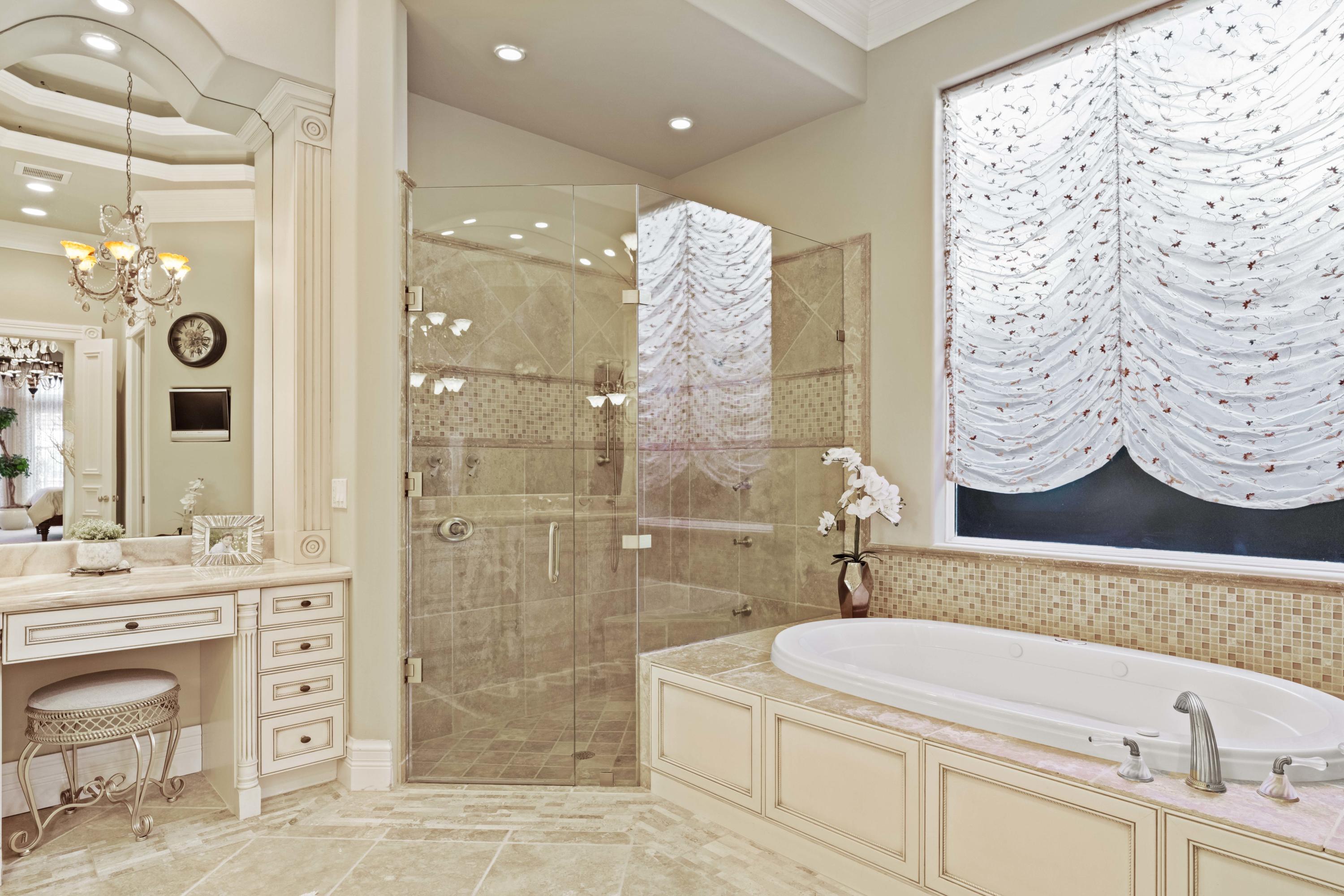 387 Eagle Drive Jupiter, FL 33477 - Photo 28 of 77 Jetted Tub and Frameless Shower