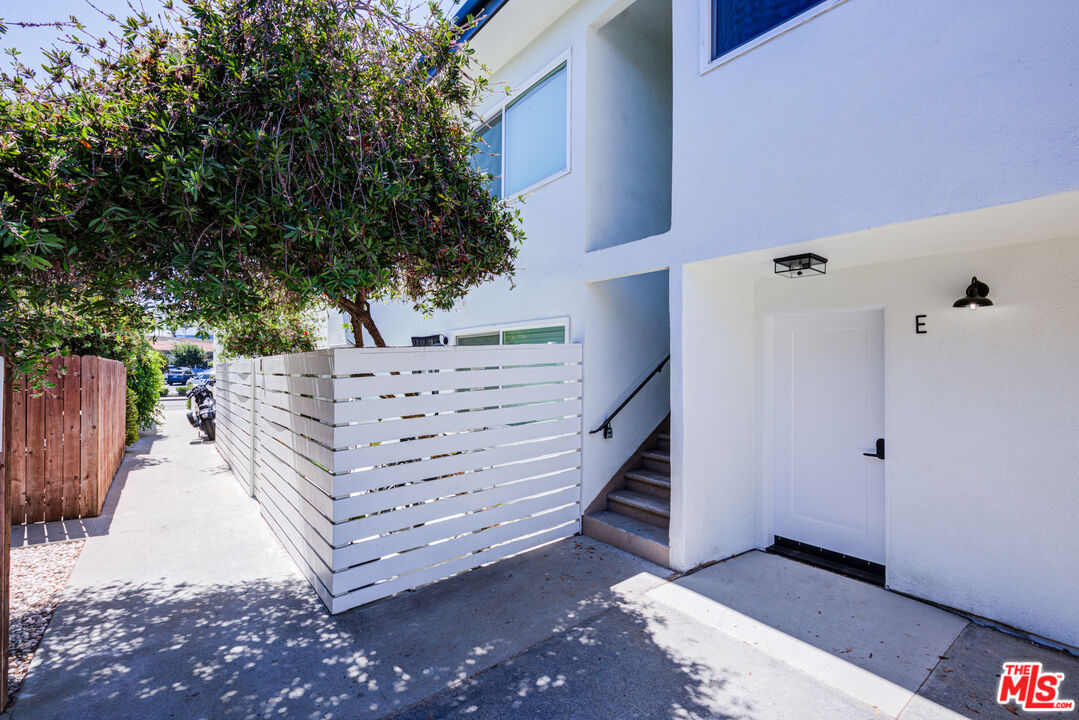 1303 Beryl Street Redondo Beach, CA 90277 - Photo 7 of 31 a view of a pathway with a house