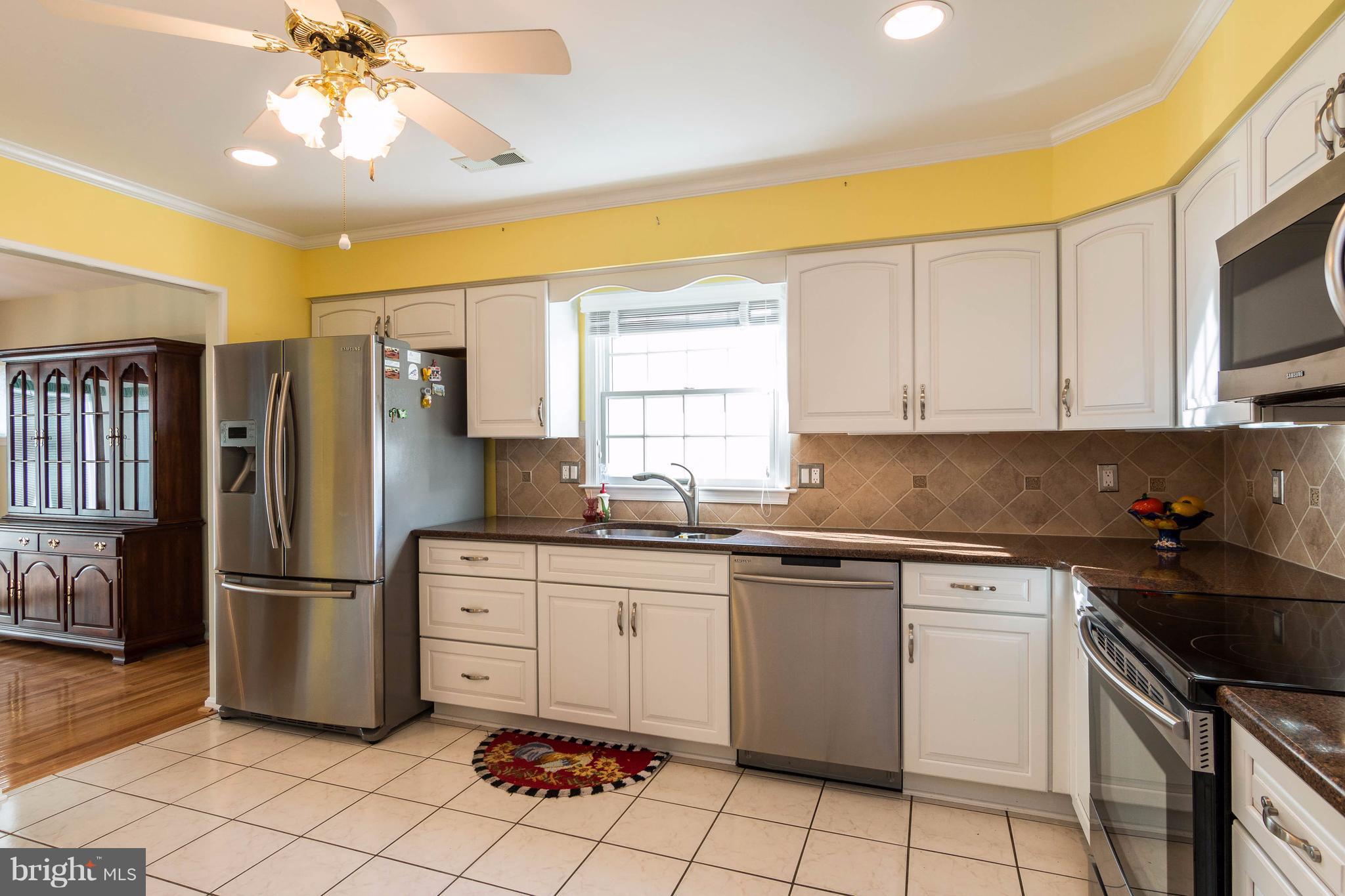 869 Rudder Way Annapolis, MD 21401 - Photo 5 of 27 Kitchen