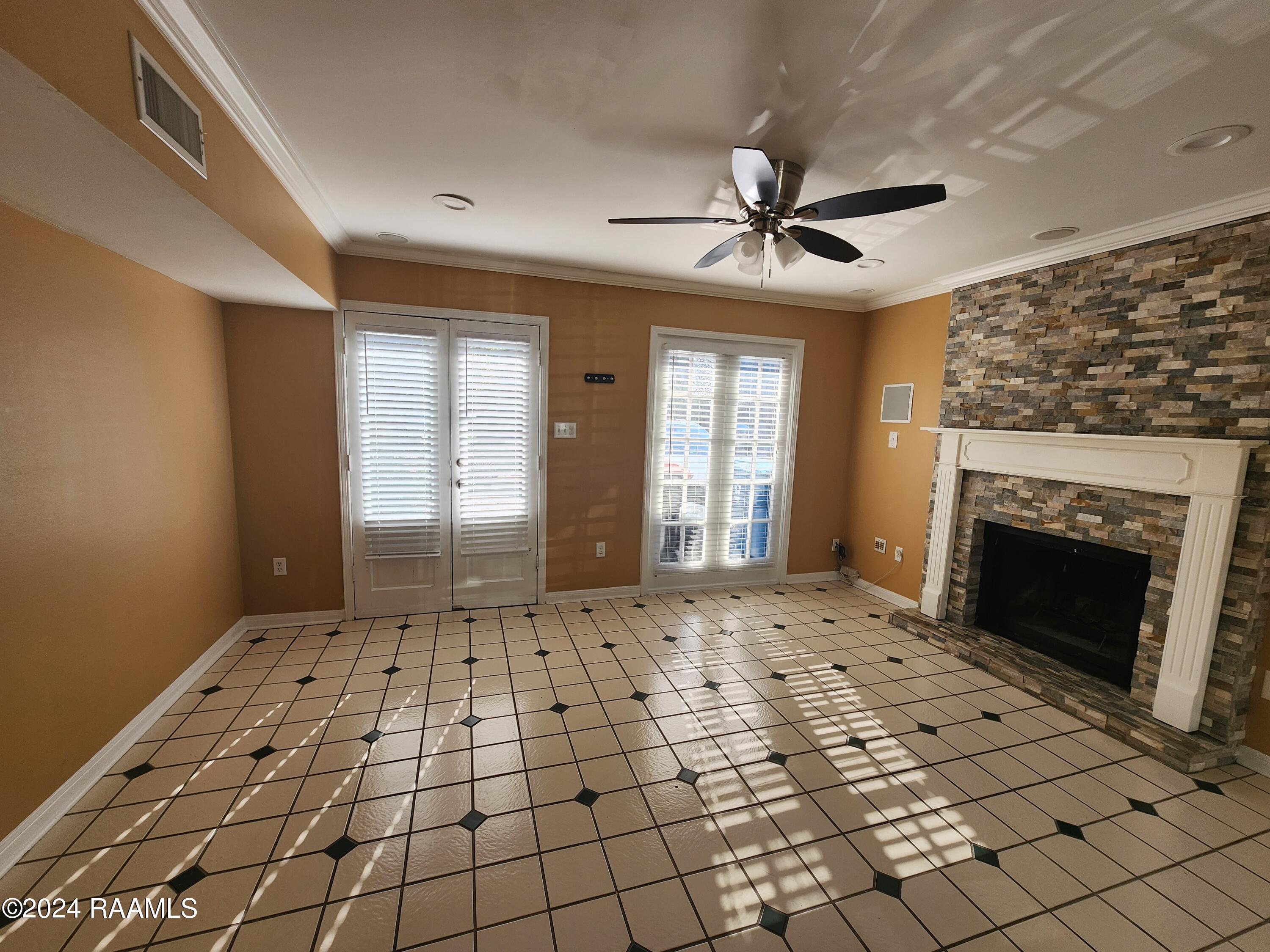 306 Rue Chartres Lafayette, LA 70508 - Photo 2 of 6 20241010_095048
