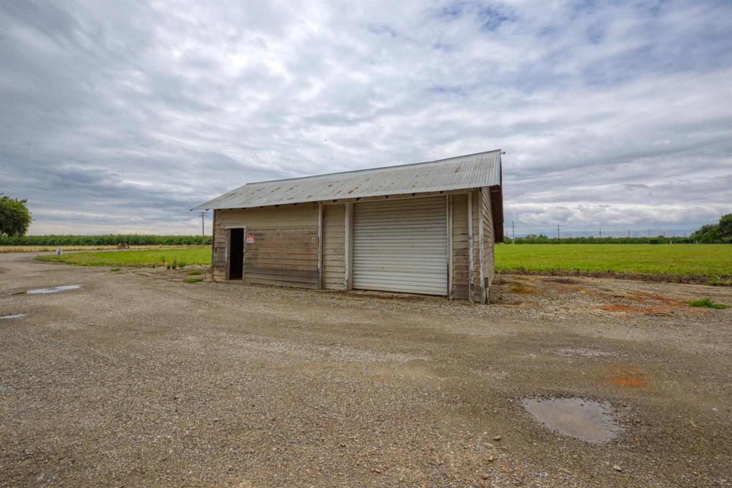 2931 East Marshall Road Patterson, CA 95363 - Photo 38 of 54 Storage shed