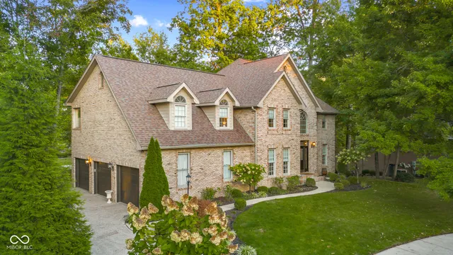 $965,000 | 875 Baywood Court, Columbus, IN 47201