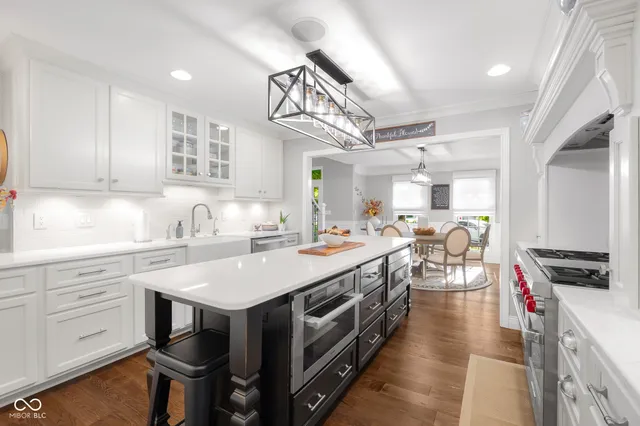 $965,000 | 875 Baywood Court, Columbus, IN 47201