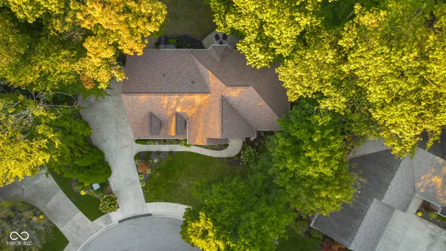 $965,000 | 875 Baywood Court, Columbus, IN 47201