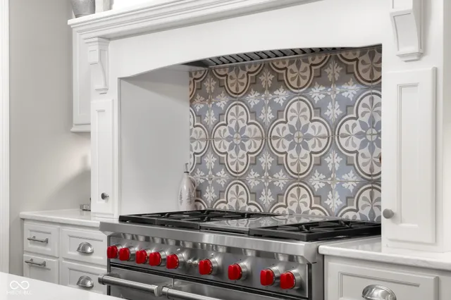 $965,000 | 875 Baywood Court, Columbus, IN 47201