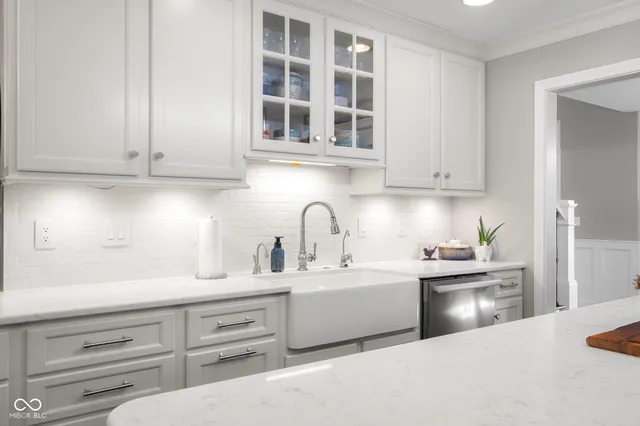 $965,000 | 875 Baywood Court, Columbus, IN 47201