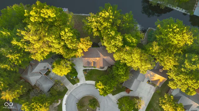 $965,000 | 875 Baywood Court, Columbus, IN 47201