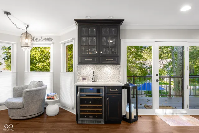 $965,000 | 875 Baywood Court, Columbus, IN 47201