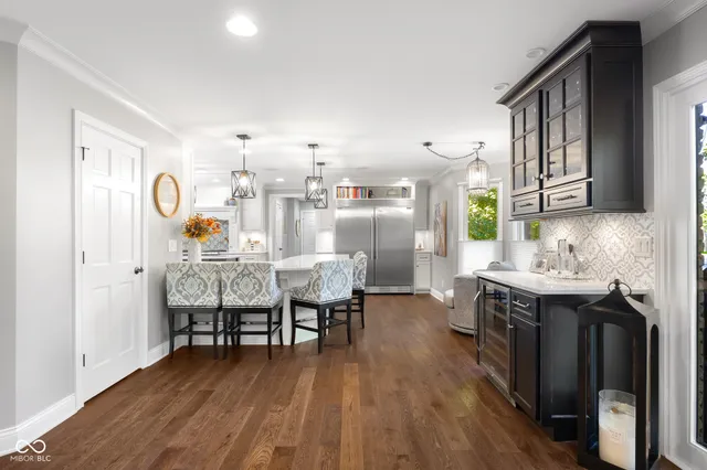 $965,000 | 875 Baywood Court, Columbus, IN 47201