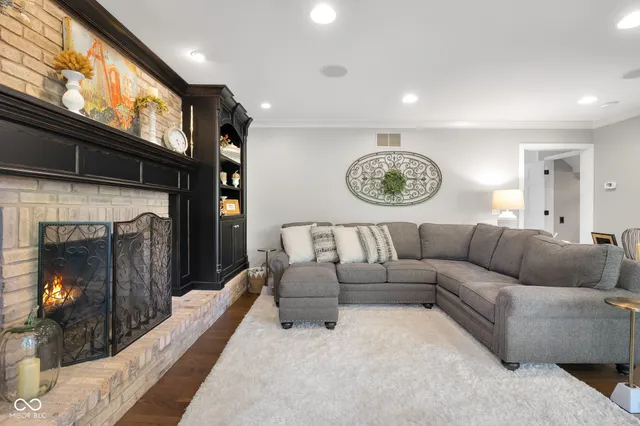 $965,000 | 875 Baywood Court, Columbus, IN 47201