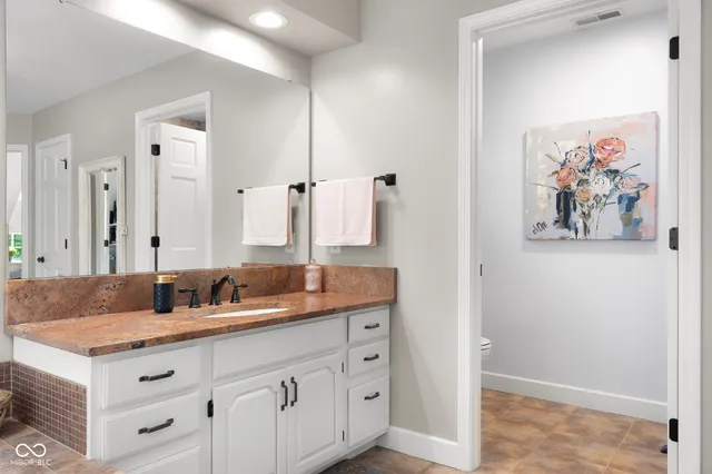 $965,000 | 875 Baywood Court, Columbus, IN 47201