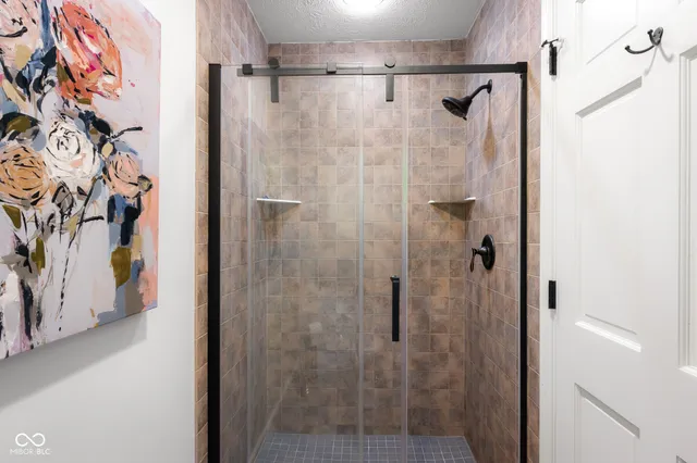 $965,000 | 875 Baywood Court, Columbus, IN 47201