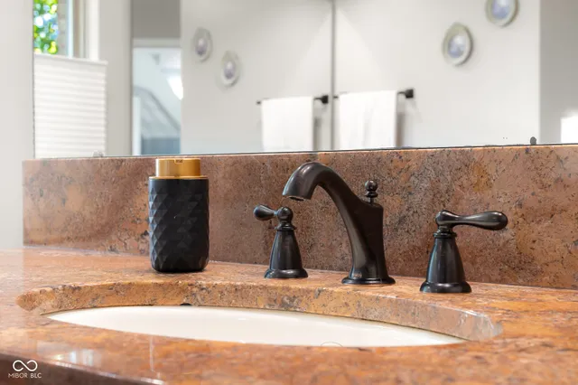 $965,000 | 875 Baywood Court, Columbus, IN 47201