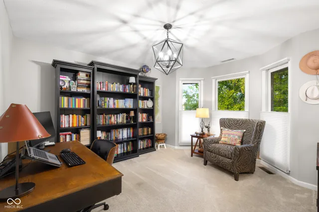 $965,000 | 875 Baywood Court, Columbus, IN 47201