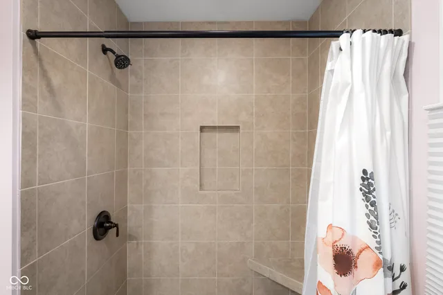 $965,000 | 875 Baywood Court, Columbus, IN 47201