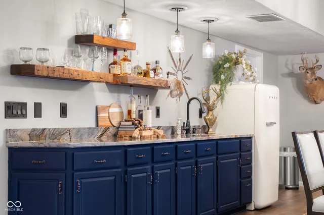 $965,000 | 875 Baywood Court, Columbus, IN 47201