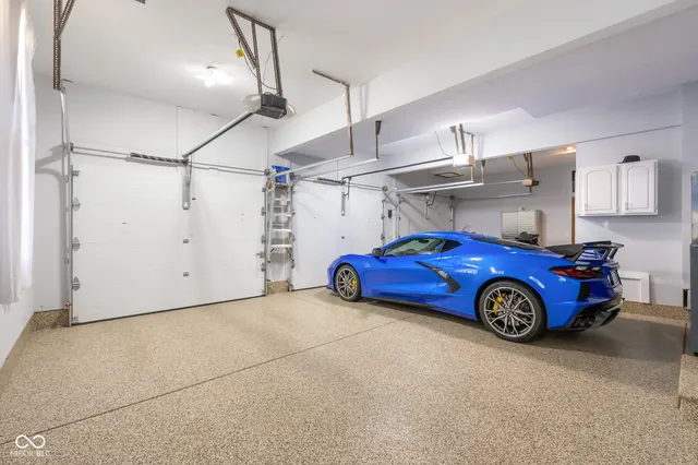 $965,000 | 875 Baywood Court, Columbus, IN 47201