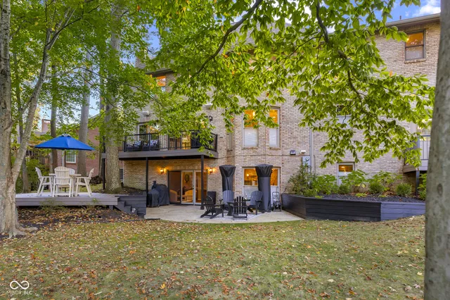 $965,000 | 875 Baywood Court, Columbus, IN 47201