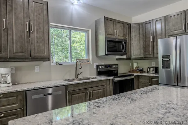 $725,000 | 530 Big Cedar Drive, Camdenton, MO 65020