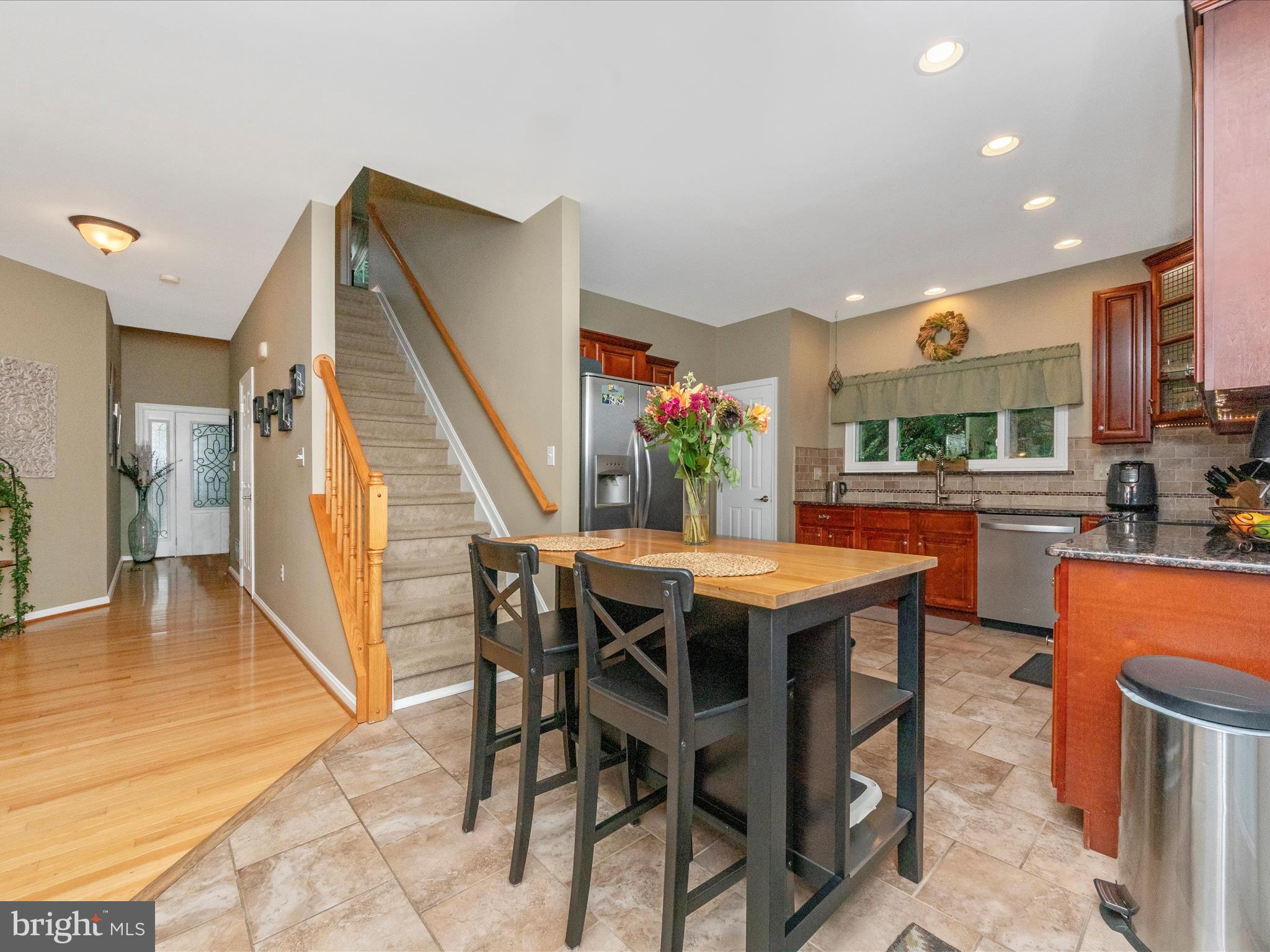28 Robinson Road Severna Park, MD 21146 - Photo 14 of 55 Breakfast Area