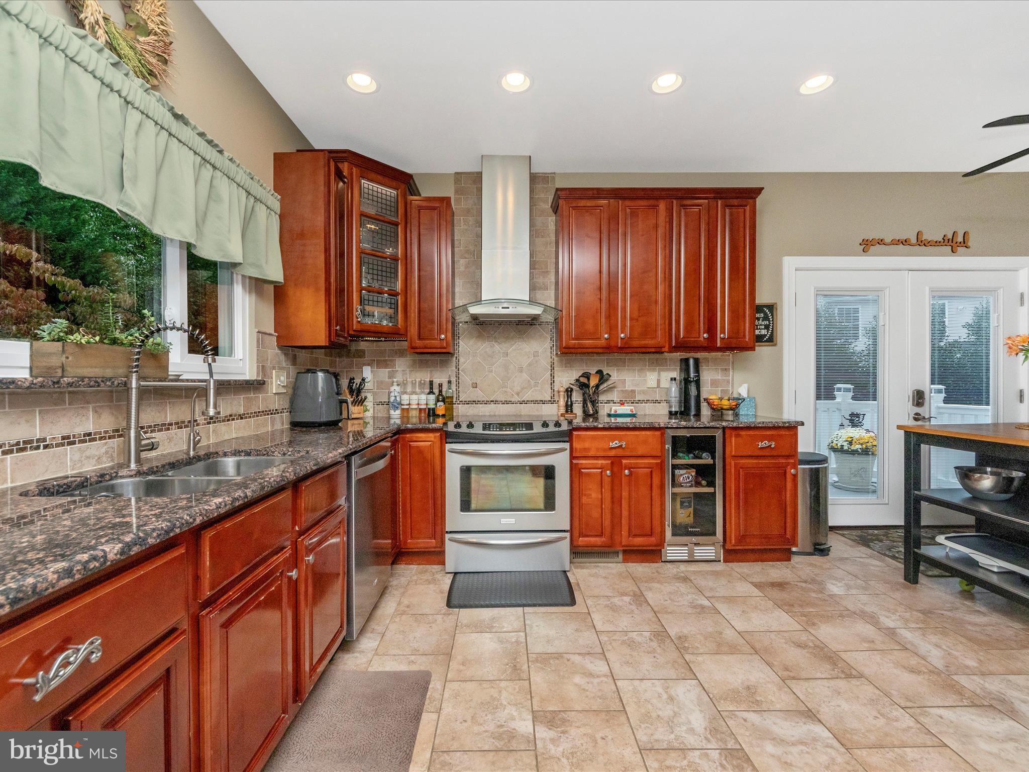 28 Robinson Road Severna Park, MD 21146 - Photo 9 of 55 Kitchen