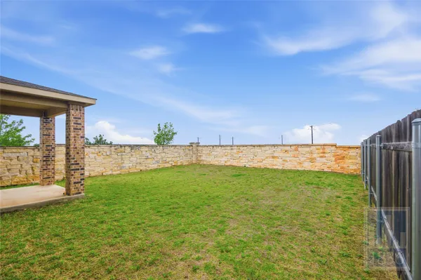 $2,600 | 7812 Song Sparrow Dr., Austin, TX 78744