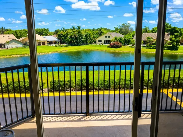 $1,990 | 8761 Wiles Road, Unit 303, Coral Springs, FL 33067