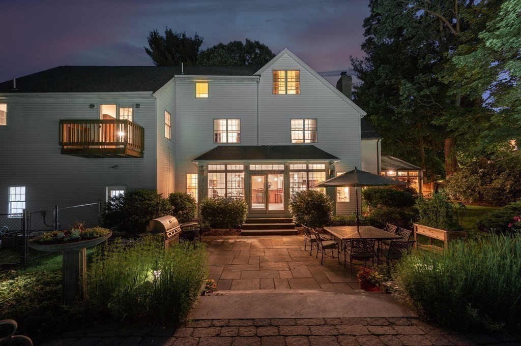 26 Country Club Road Newton, MA 02459 - Photo 5 of 36