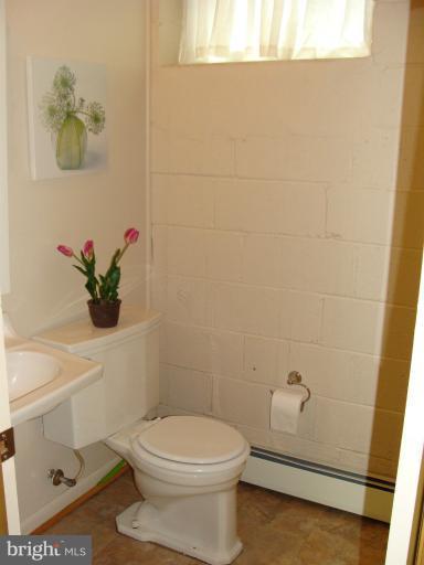 7813 Belgaro Road Laurel, MD 20723 - Photo 4 of 11 Powder Room in Clubroom
