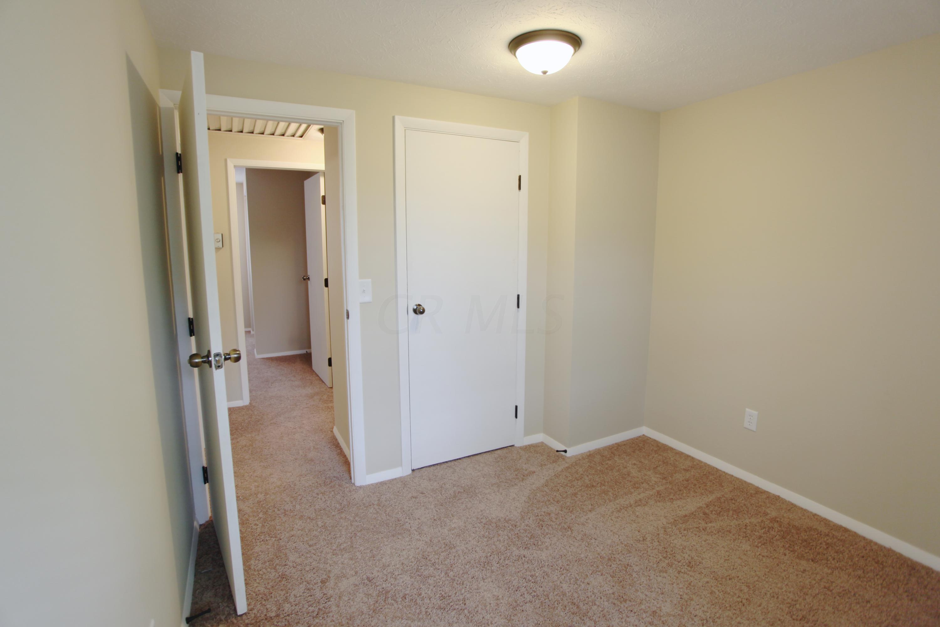 2127 Brookfield Road Columbus, OH 43229 - Photo 12 of 21 Gallery Image 12