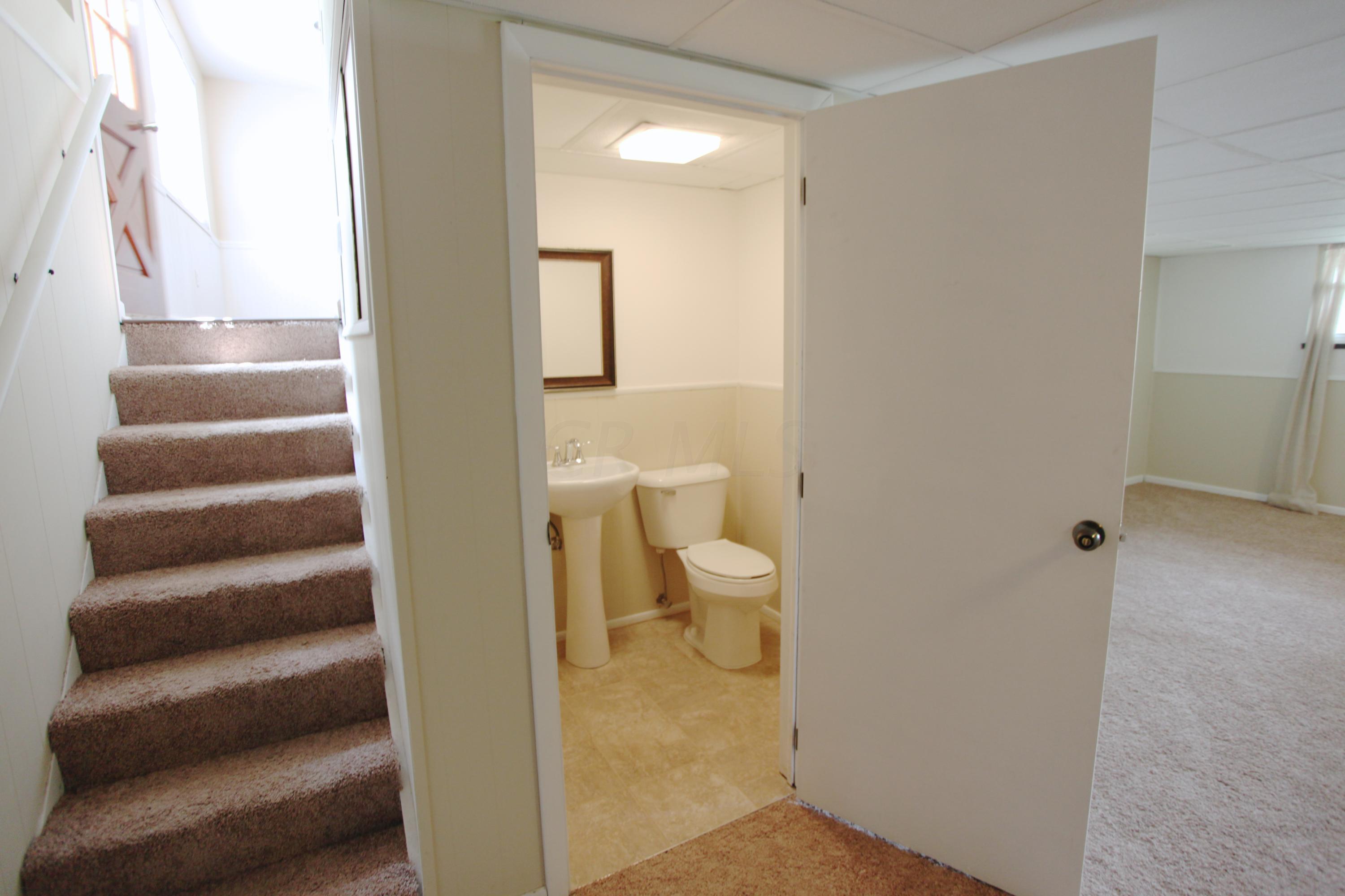 2127 Brookfield Road Columbus, OH 43229 - Photo 15 of 21 Gallery Image 15