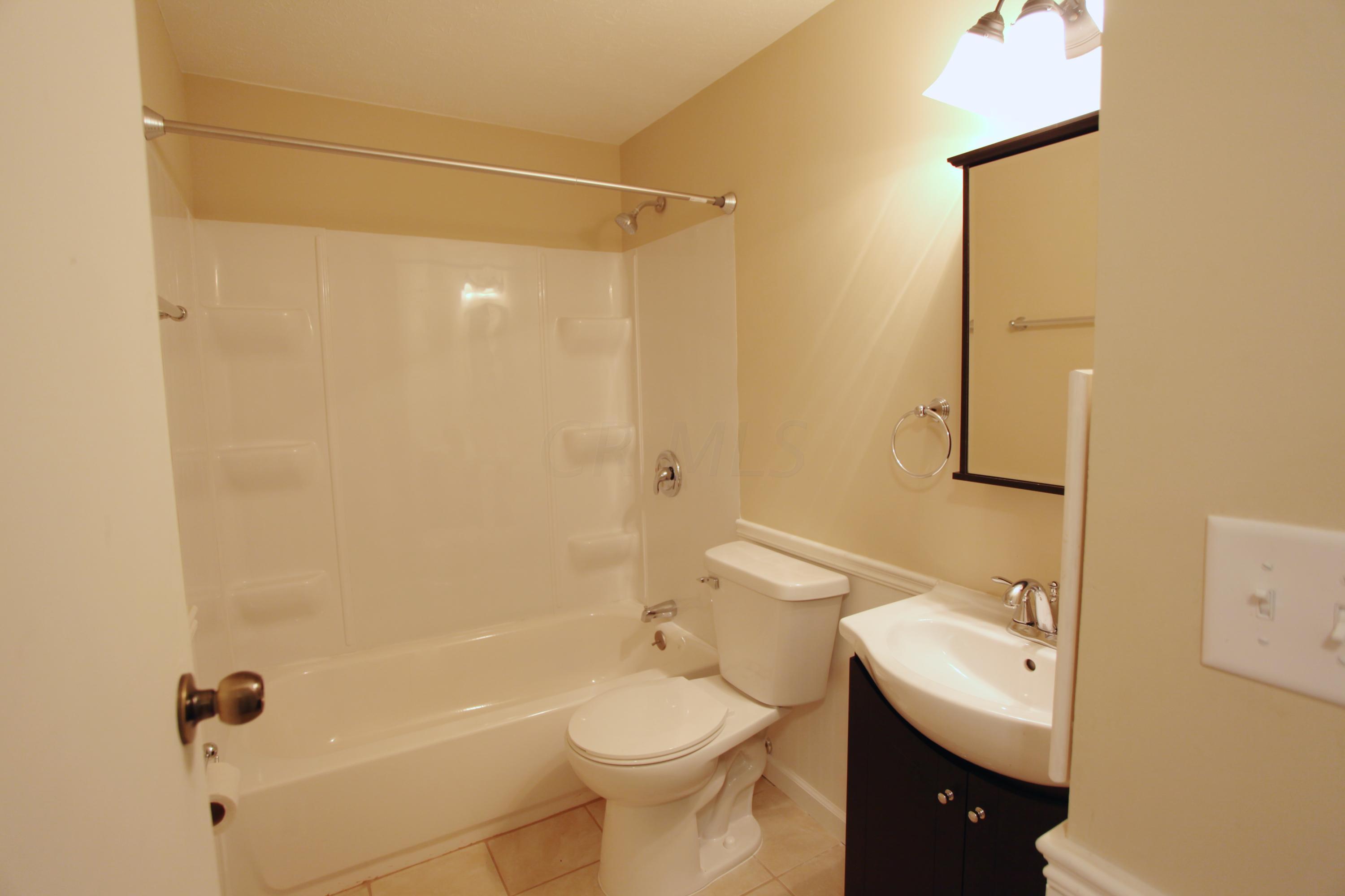 2127 Brookfield Road Columbus, OH 43229 - Photo 9 of 21 Gallery Image 9