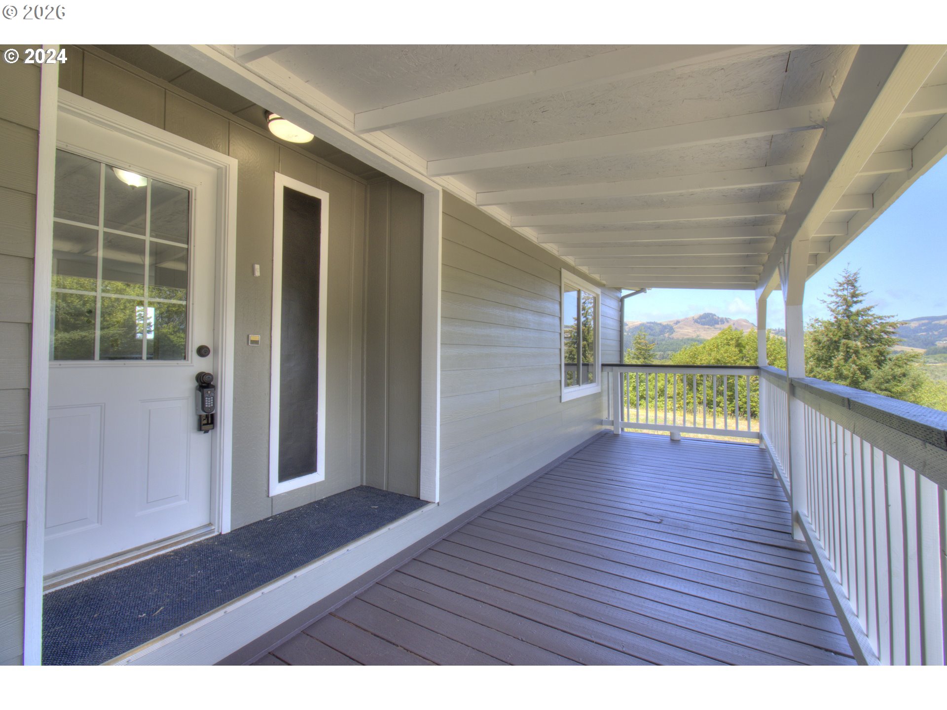 95171 Vista Loop Gold Beach, OR 97444 - Photo 2 of 35 a view interior of the house