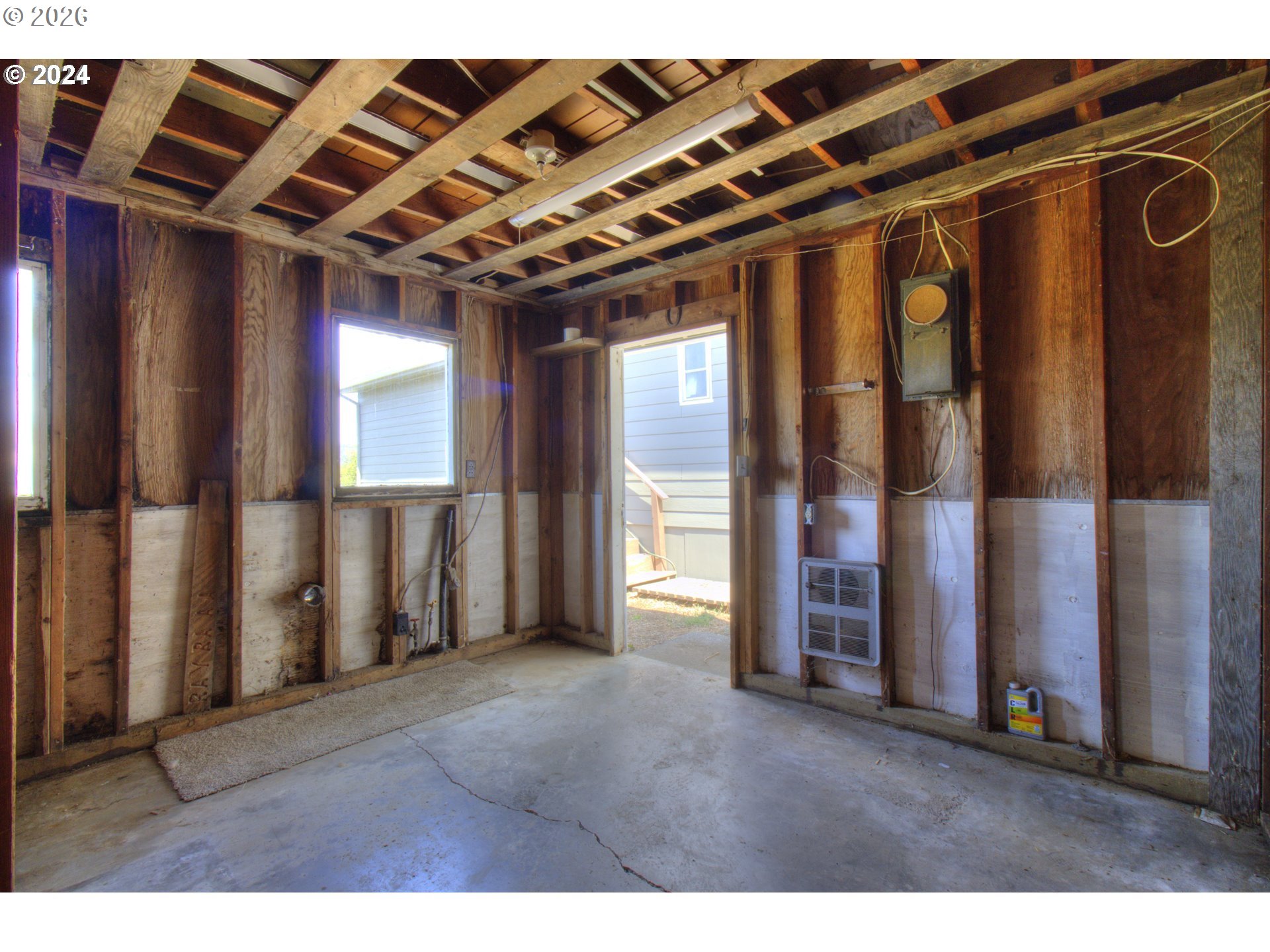 95171 Vista Loop Gold Beach, OR 97444 - Photo 24 of 35 a view of an empty room