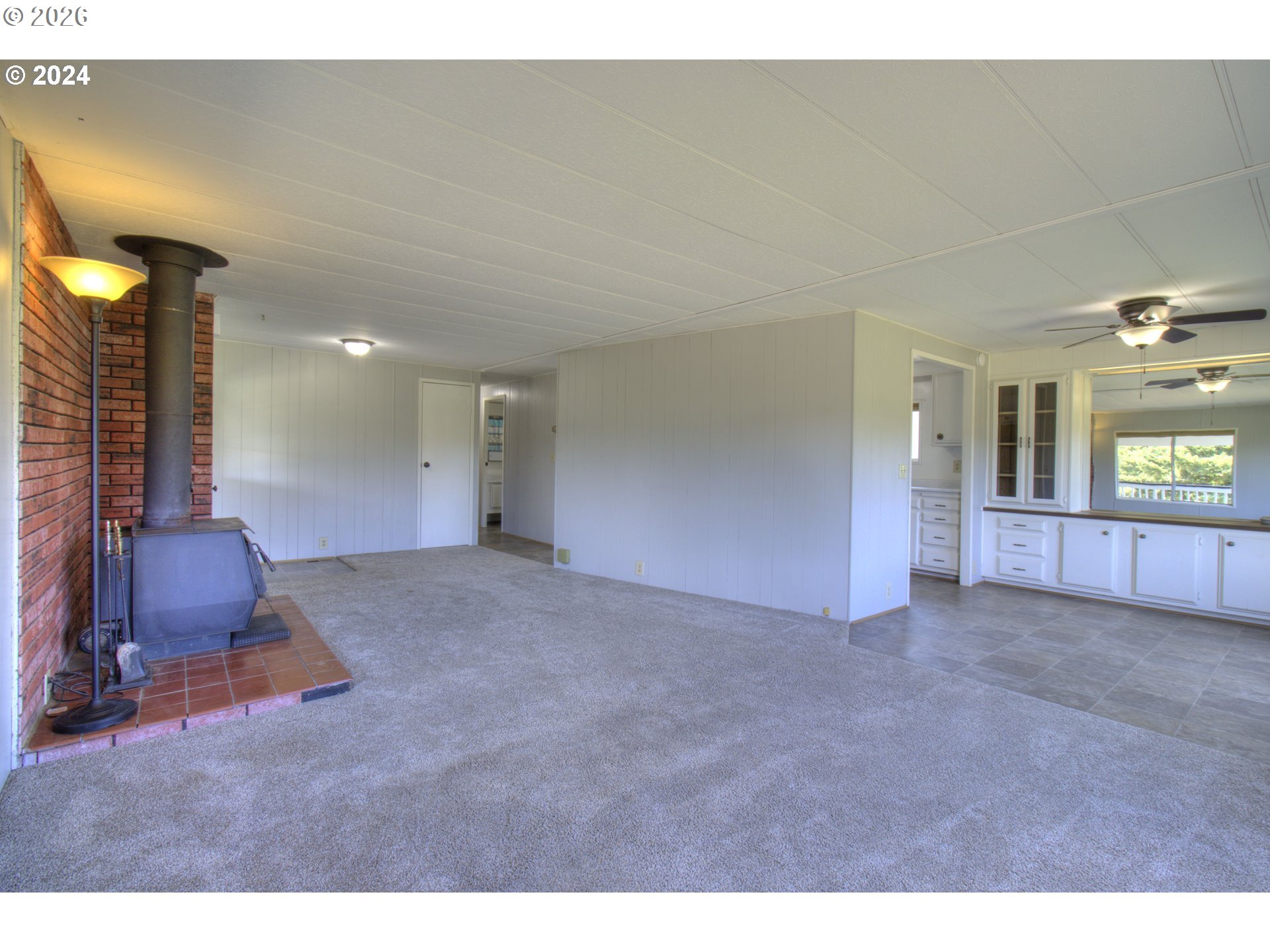 95171 Vista Loop Gold Beach, OR 97444 - Photo 6 of 35 a view of an empty room and window