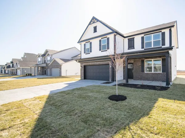 $425,000 | 801 Blaine Drive, Whiteland, IN 46184