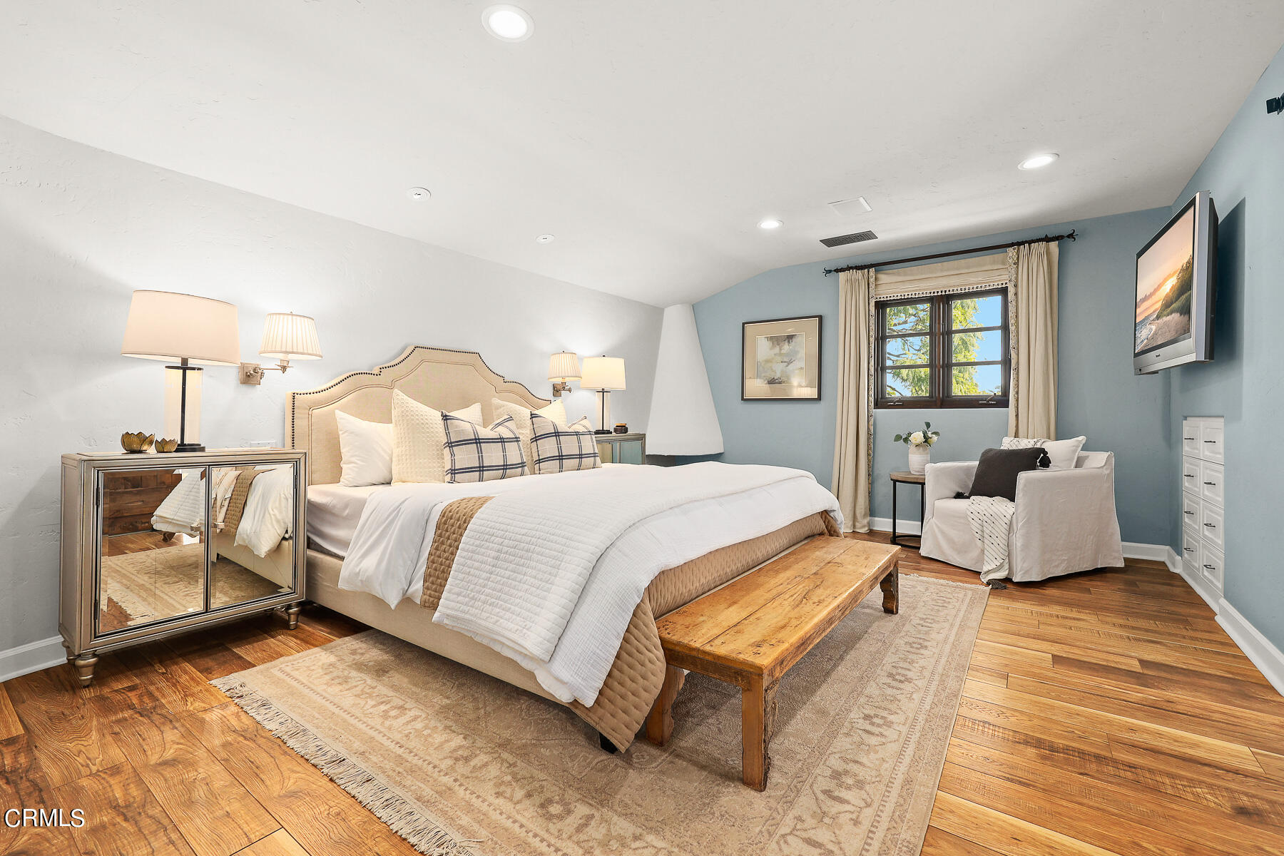 431 Prospect Circle South Pasadena, CA 91030 - Photo 9 of 20 a spacious bedroom with a bed a couch and a window