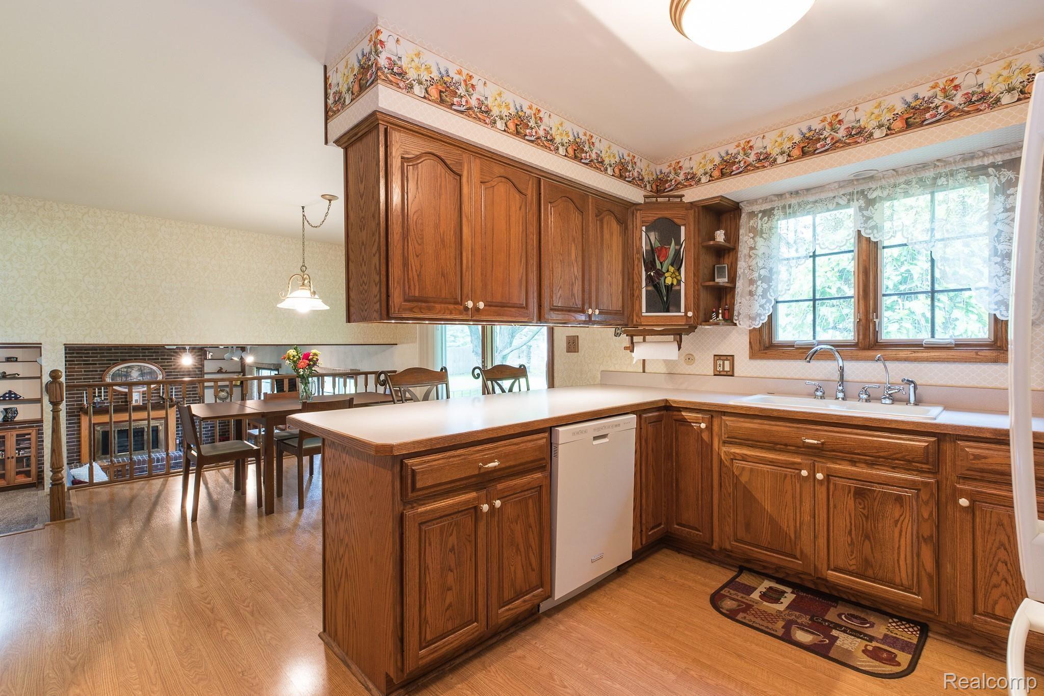 46120 Maben Road Canton, MI 48187 - Photo 14 of 35 46120Maben-17.jpg