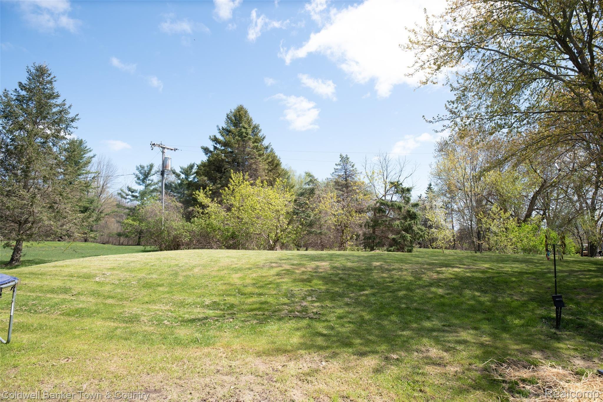 4546 North Fleming Road Howell, MI 48855 - Photo 5 of 19 mc-33.JPG