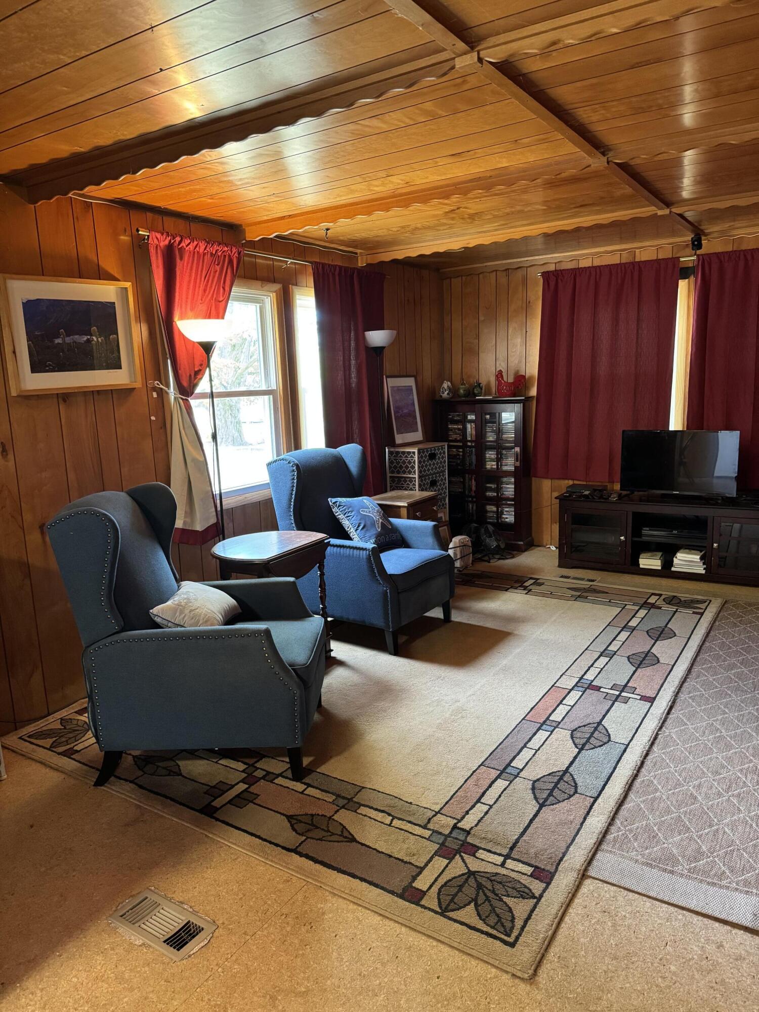 5471 East Free Soil Road Free Soil, MI 49411 - Photo 5 of 46 Living Room