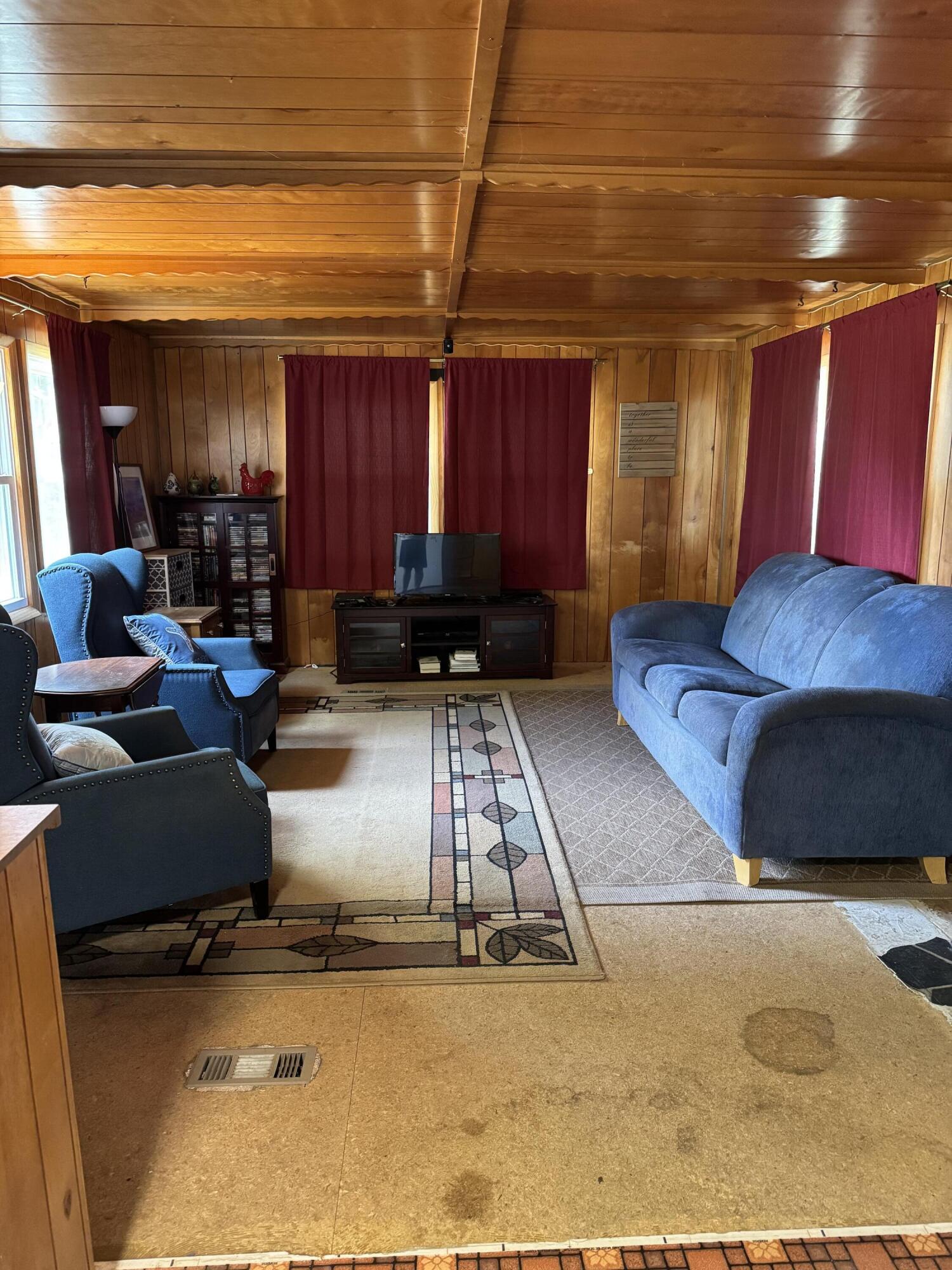 5471 East Free Soil Road Free Soil, MI 49411 - Photo 6 of 46 LIving Room