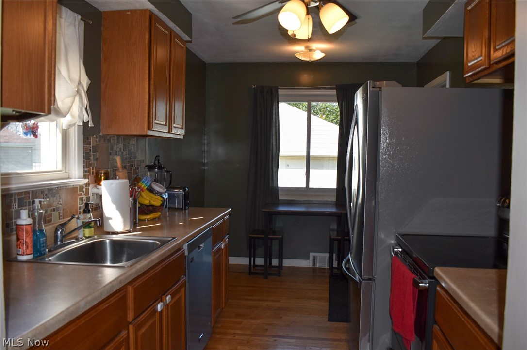 674 Dickerson Road Willowick, OH 44095 - Photo 4 of 18