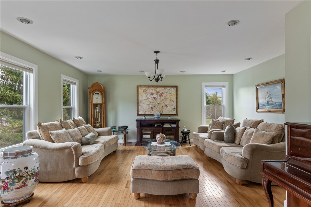 31 Pine Swamp Road Cumberland, RI 02895 - Photo 9 of 41