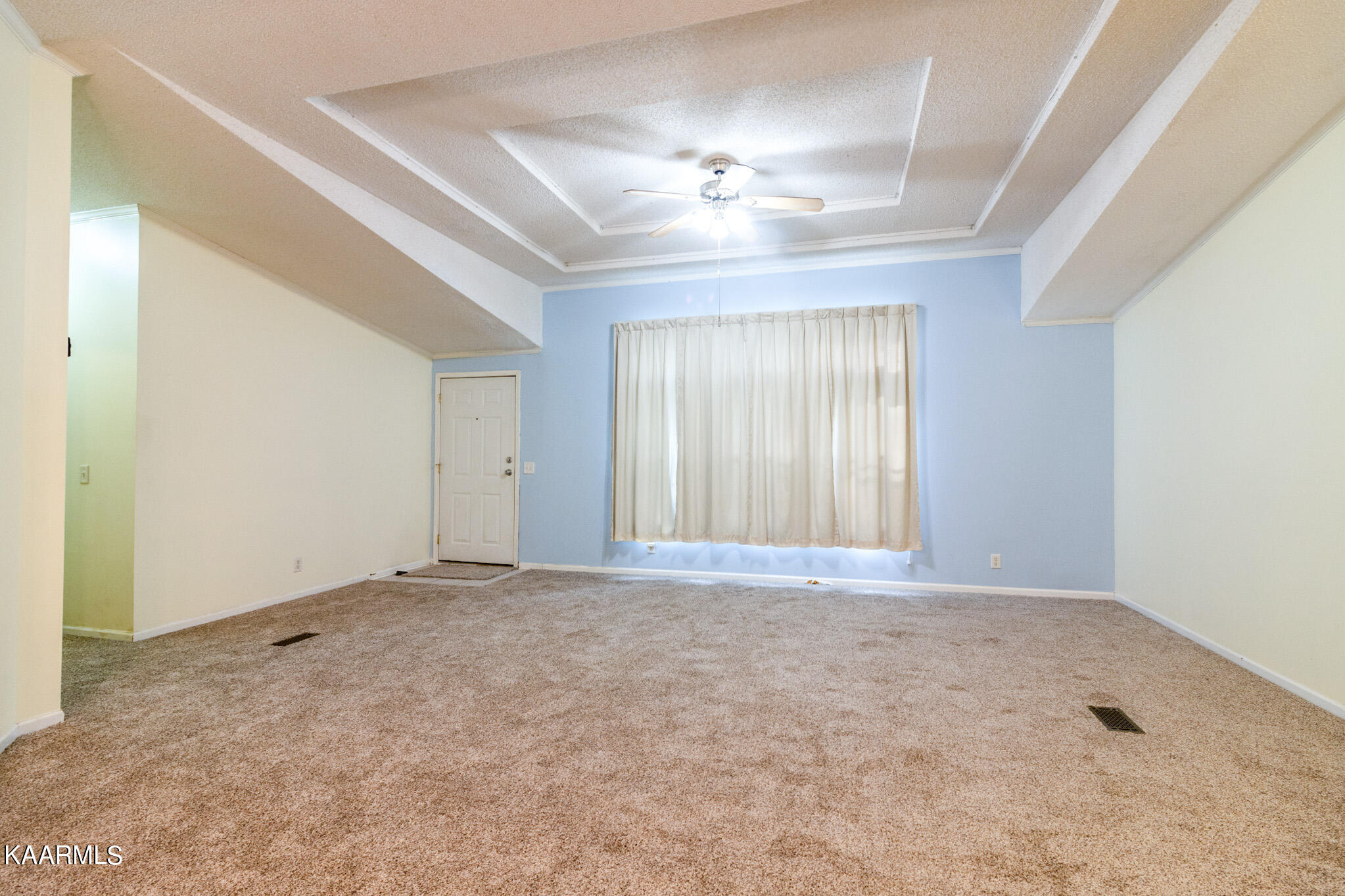 479 Rankin Chapel Road Oakdale, TN 37829 - Photo 8 of 32 living room