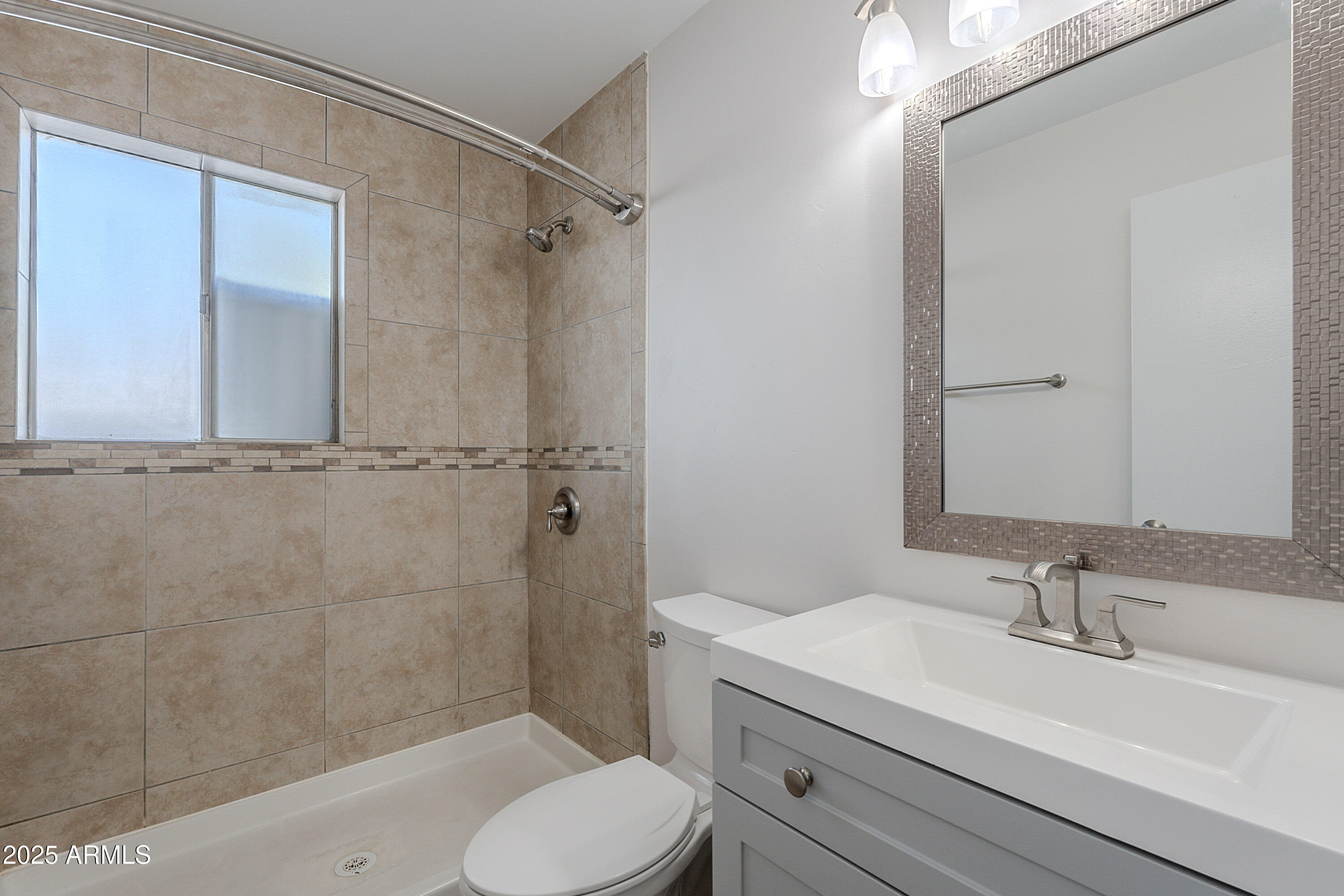 4206 North 38th Street, Unit 1 Phoenix, AZ 85018 - Photo 11 of 14 38th-24