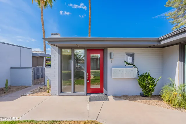 $294,900 | 4206 North 38th Street, Unit 1, Phoenix, AZ 85018